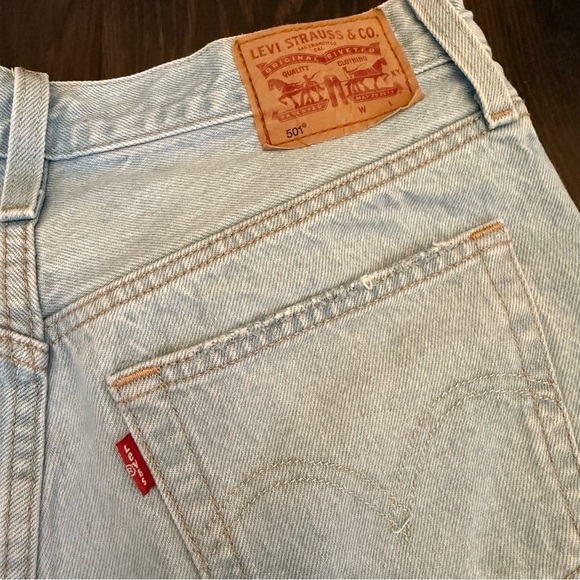 Levi's 501 Blue Jean Shorts Distressed Frayed Hem - Picture 3 of 6